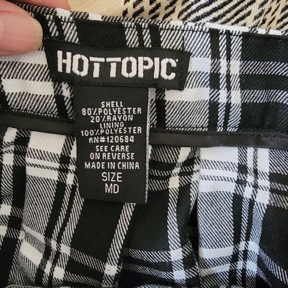 HOT TOPIC Women's Black/White Plaid Pleated amin Skirt Sz MD Punk Anime Grunge - Picture 9 of 12
